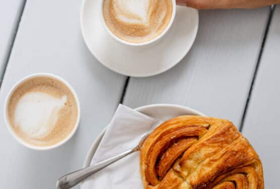 Kaiserwetter Kaffee und Franzbrötchen